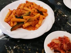 辣白菜炒年糕-桃园中华料理炸酱面(燕儿岛路店)