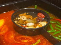 -老牌坊云南鱼豆花火锅(爱建店)