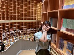 -新华文创·光的空间