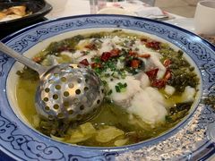 招牌酸菜鱼-东江渔村·古典园林·30年粤菜老字号(太和店)