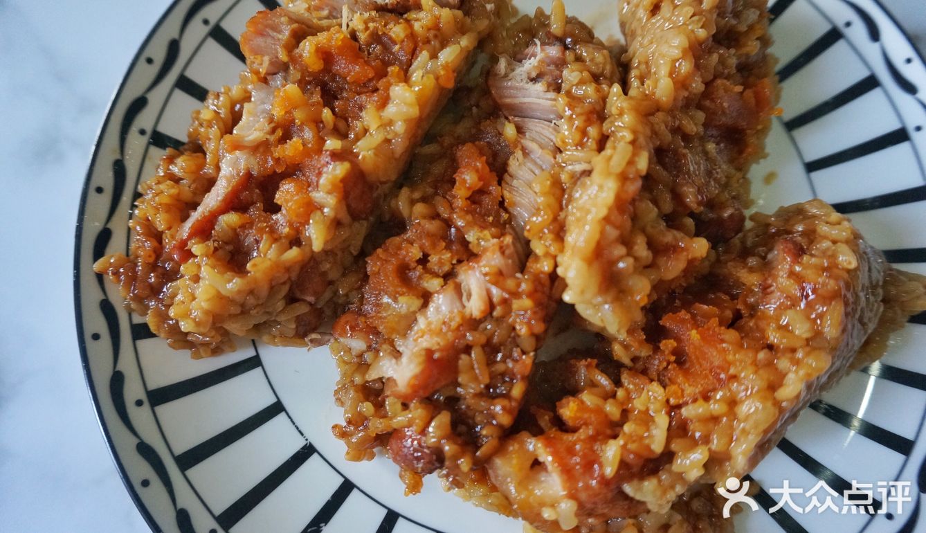 炒鸡无敌好吃的手工大肉粽，内馅简直绝了[得意]