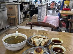 -黄阿姨锅贴大王(万航渡路店)