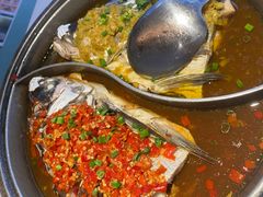-阿瓦山寨·湘菜现炒·剁椒鱼头王(咸阳总店)