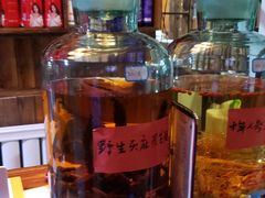 -果松木炭酸菜铜火锅·外婆参鸡汤