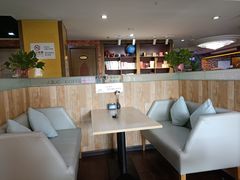 卡座-上岛咖啡(华源四里店)