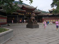 -峨眉山报国寺