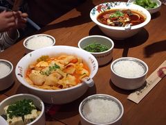 -渝是乎酸菜鱼(龙旗购物中心店)