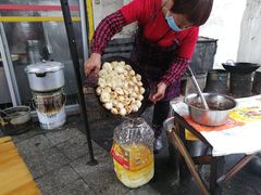 -依云煎包店