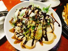 三文鱼色拉-BHC炸鸡(明洞总店)