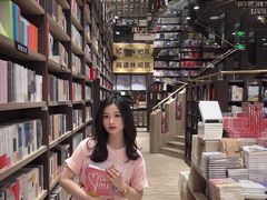 -钟书阁(群光广场店)