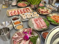 -围炉肉舍•炭烤活鳗•丹东海鲜烤肉(步行街店)