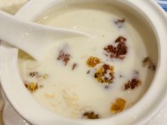 -广信牛奶甜品世家(台东店)