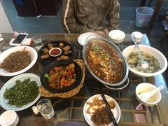 -临街徽菜馆·正宗黄山味