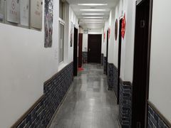 -茸梅路右拐龙虾-农家菜(松江店)