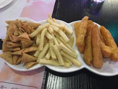 -樱花里音乐餐吧·牛扒椰子鸡(东圃店)