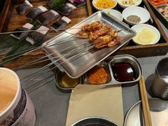 -围炉肉舍•炭烤活鳗•丹东海鲜烤肉(步行街店)