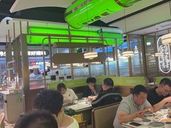 -洪氏嗨捞·广东猪肚鸡·椰子鸡火锅(西咸万象城店)