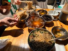 -正宗杨记普洱酸醋米线(总店)