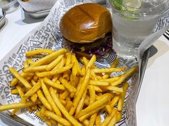 -TRIPS BURGER(大钟寺店)