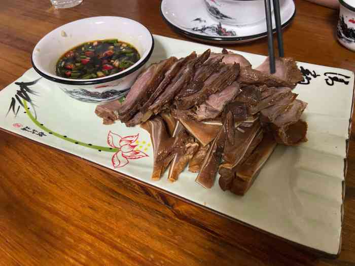 杨家菜馆(政法路店)-"政法路附近的一家土菜馆,主营各类家常菜,.