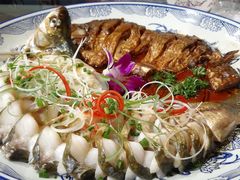 -梓檚中餐厅湖北菜小龙虾武昌鱼排骨藕汤(黄鹤楼店)
