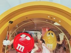 -m豆巧克力世界(上海世茂广场店)