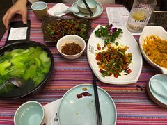 -香巴拉云南餐厅(华莱坞店)