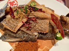 -肥肥虾庄·金牌油焖大虾(汉街SKP店)
