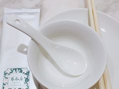 -香港百合居(LCM置汇旭辉广场店)
