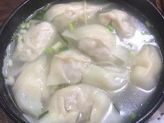 三鲜大馄饨-万寿斋(山阴路店)