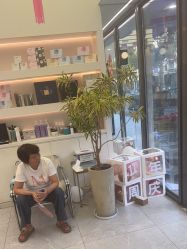 -PE SALON