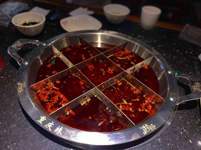 井格重庆火锅(大悦城店)-"因为海底捞排队排满了么,所以来他家吃口东.