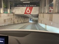 -兴业太古汇·停车场