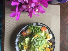牛油果鹌鹑蛋季节蔬菜沙拉-YUE·6·西式融合餐厅(外滩六号店)