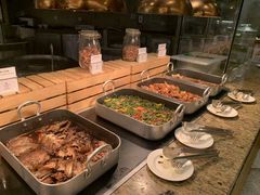 -华邑酒店·鲜艳全日自助餐厅