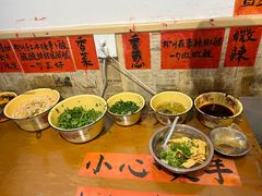 -柳州肥姨妈大骨螺蛳粉(老闵行店)