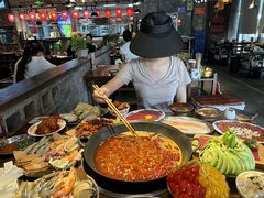 -萍姐火锅·公路夜市(武汉首店)