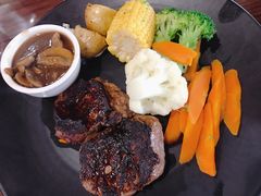 -12 Rocks Beach Bar Cafe