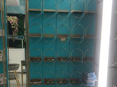 -英伦眼镜蔡司依视路折扣店(通州万达店)