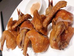 脆皮乳鸽-望乡楼上海菜(日月光店)