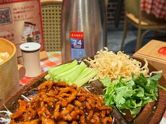 -老郑家东北春饼(龙悦居店)