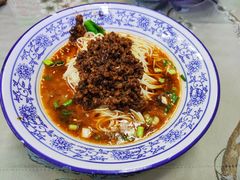 -渝之汇牛肉豌杂面