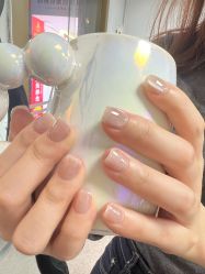 -芊屿芊浔美甲