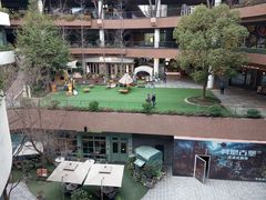 -瑞虹新天地月亮湾
