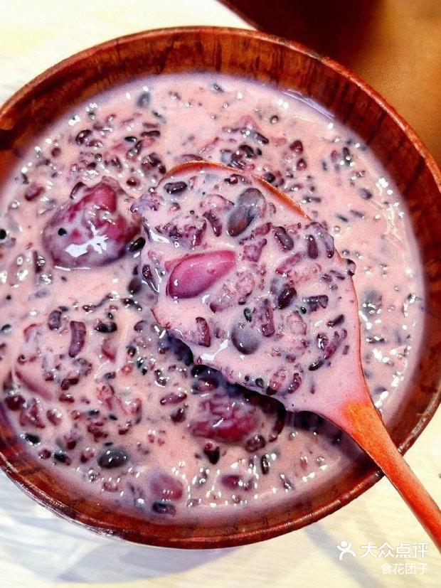 黑米黑豆黑芝麻,三黑粥滋养身体,养生又健康