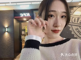 真的是太久没做指甲了，赶紧打听了一家，下午就冲了