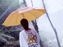 -雪山彩虹谷景区