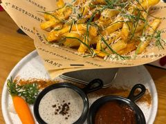 -Mark&Mars Restaurant