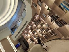 -怡莱酒店(上海大学店)