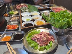 -围炉肉舍•炭烤活鳗•丹东海鲜烤肉(步行街店)